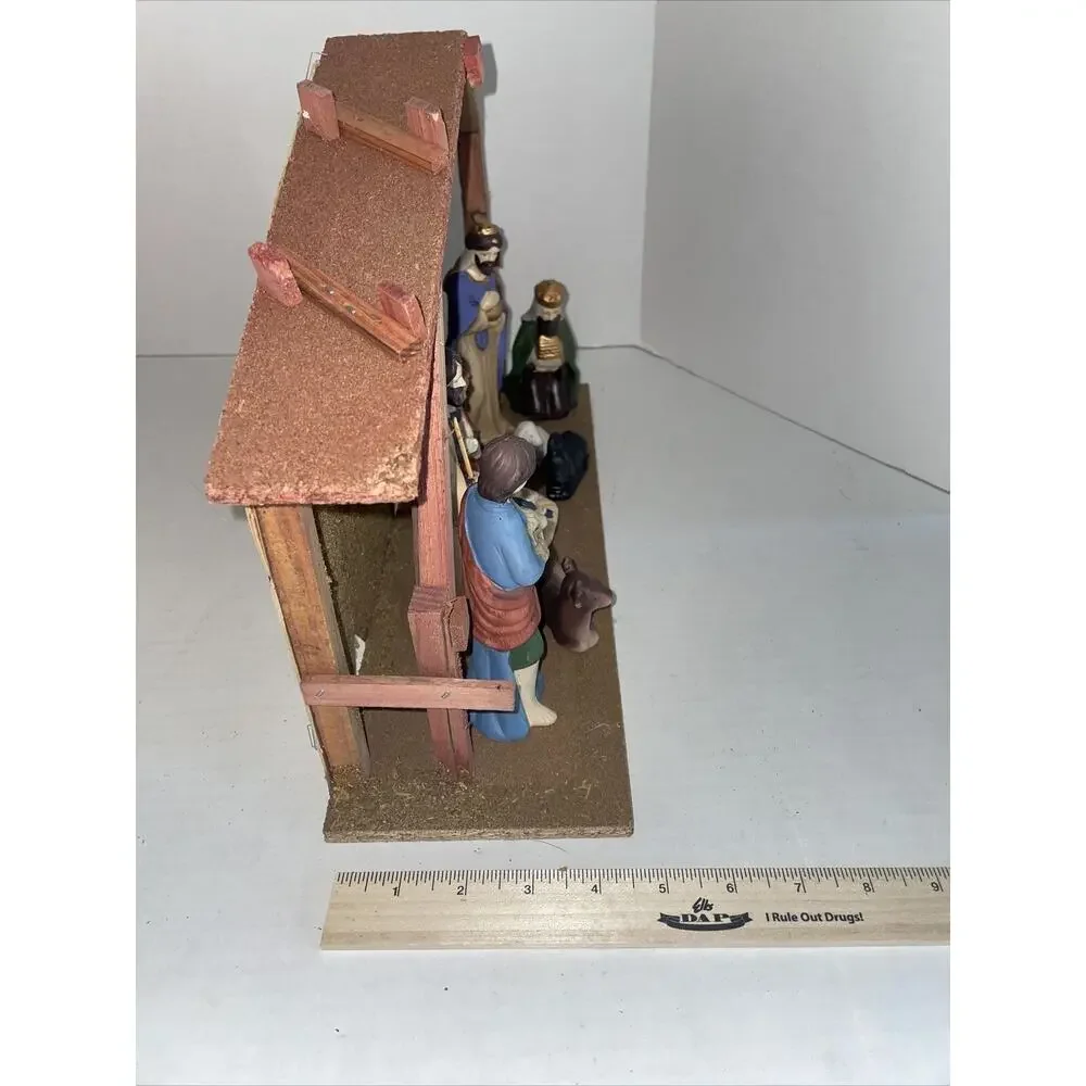 Yusheng Nativity Scene Rustic Barn‎ Ceramic Figurines